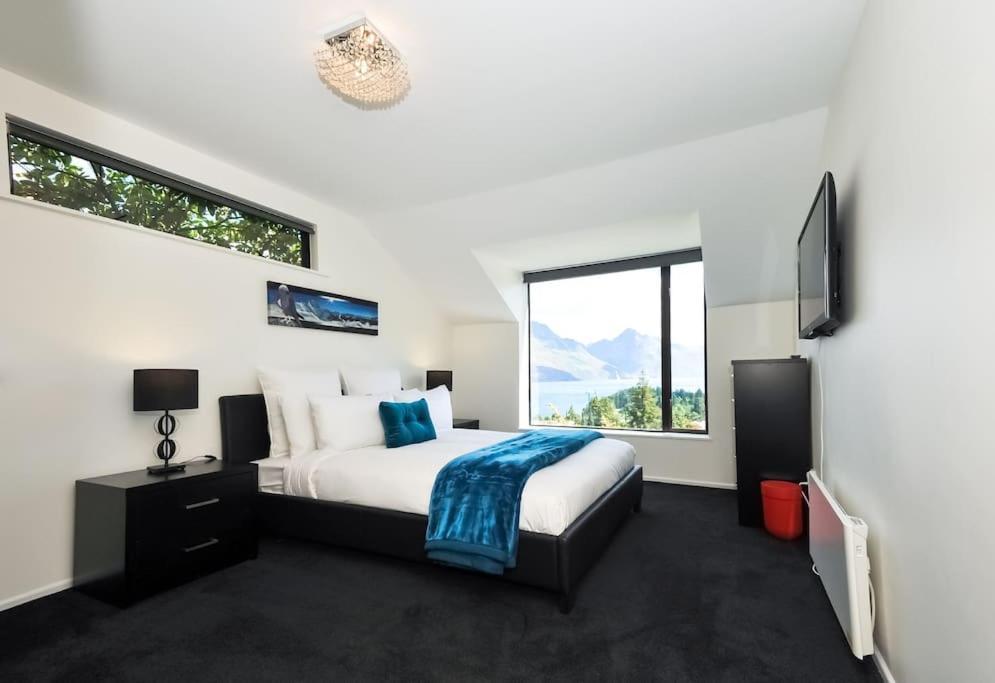 קווינסטאון Stunning Home With Amazing Wakatipu Lake Views מראה חיצוני תמונה