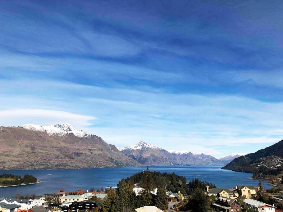 קווינסטאון Stunning Home With Amazing Wakatipu Lake Views מראה חיצוני תמונה